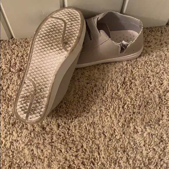 Gray shoes - Picture 2 of 2